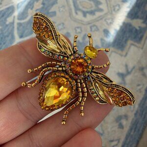 Vintage Gold Bee Brooch – Amber Crystal Insect Pin Statement Jewelry